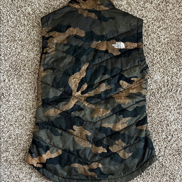 The North Face Women's Camouflage Vest - Picture 3 of 3